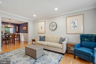 7930 Bubbling Brook Cir in Springfield, VA - Building Photo - Building Photo