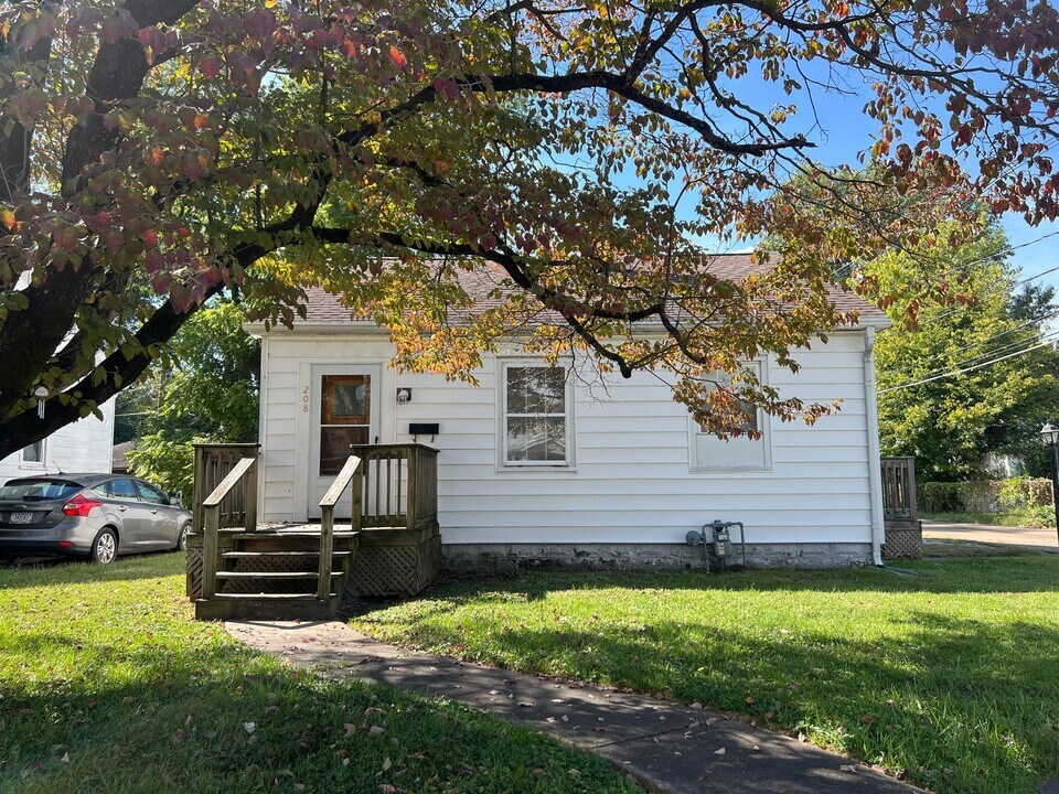 208 N Spring St in Evansville, IN - Building Photo