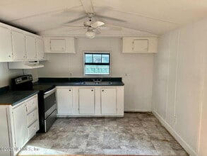 5355 New Kings Rd in Jacksonville, FL - Building Photo - Building Photo