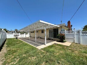 9545 Gregory St in La Mesa, CA - Building Photo - Building Photo