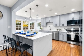 8210 Decatur St in Detroit, MI - Building Photo - Building Photo