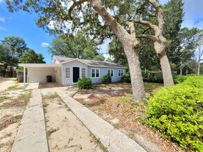 369 Lincoln Ave in Valparaiso, FL - Building Photo - Building Photo