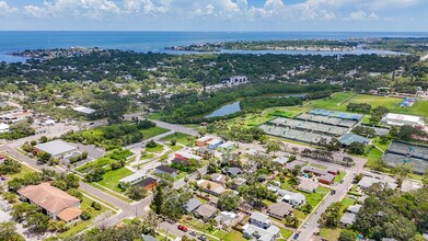 618 17th Ave S, Unit W in St. Petersburg, FL - Building Photo - Building Photo