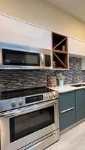 446 6th St W in North Vancouver, BC - Building Photo - Building Photo