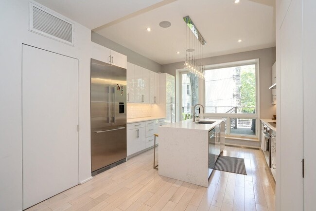 162 9th St in Hoboken, NJ - Building Photo - Building Photo