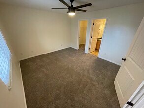 3812 E Rock Creek Rd, Unit B4 in Eagle Mountain, UT - Foto de edificio - Building Photo