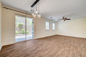 25 Lone Cove Ct in Henderson, NV - Building Photo - Building Photo