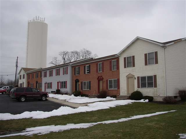 1815 Willow Rd in Carlisle, PA - Building Photo