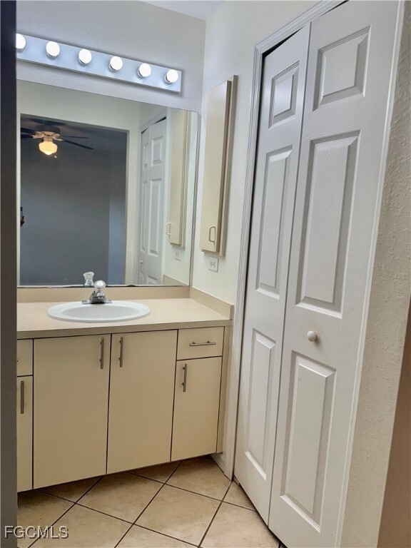 property at 912 Cape Coral Pkwy W