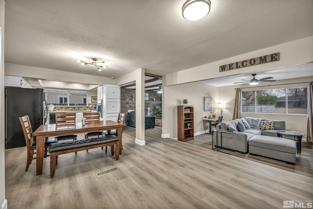 1490 Foster Dr in Reno, NV - Building Photo
