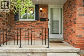 47 Claycroft Crescent in Kitchener, ON - Building Photo - Building Photo