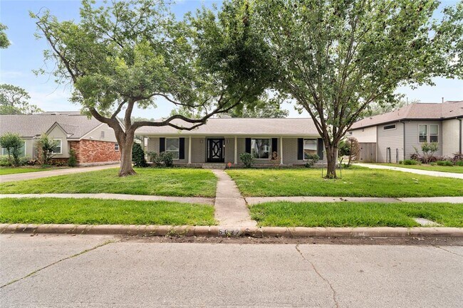 5027 Wigton Dr in Houston, TX - Building Photo - Building Photo