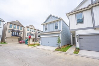 10303 Harmon Smith Dr. in Houston, TX - Building Photo - Building Photo
