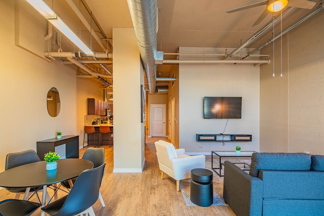1275 E University Dr in Tempe, AZ - Building Photo