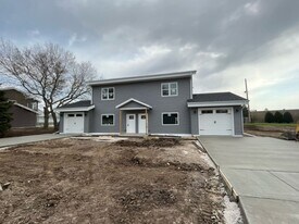 1244-1246 Mayfair Dr in Janesville, WI - Building Photo