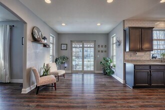 1666 Moccasin Trl in Waukesha, WI - Foto de edificio - Building Photo