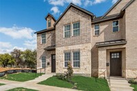 982 Edgemont Dr in Irving, TX - Building Photo - Building Photo