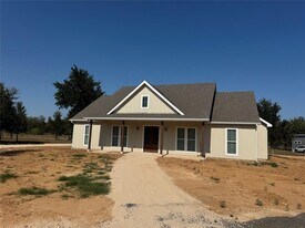 1353 Red Town Rd in Elgin, TX - Building Photo