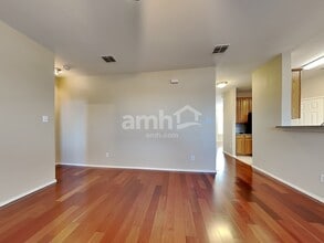 1404 Blue Gill Ln in Crowley, TX - Foto de edificio - Building Photo