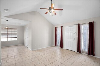 19 Res Dr in Brownsville, TX - Building Photo - Building Photo