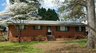 427 Bertonley Ave in Charlotte, NC - Building Photo
