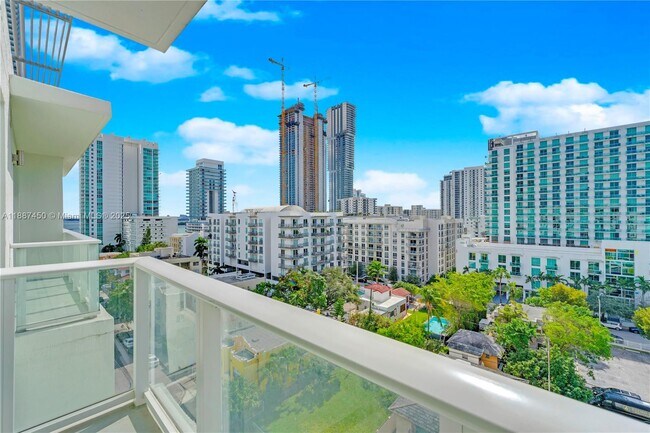 321 NE 26th St in Miami, FL - Building Photo - Building Photo