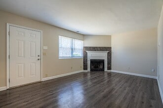 1108 Cousins Rd in Woodstock, GA - Building Photo - Building Photo