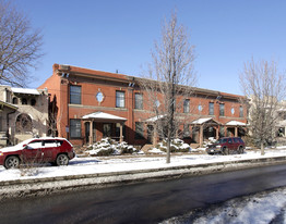 Logan Place in Denver, CO - Building Photo