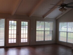 625 Augusta Dr in Huntsville, TX - Building Photo - Building Photo