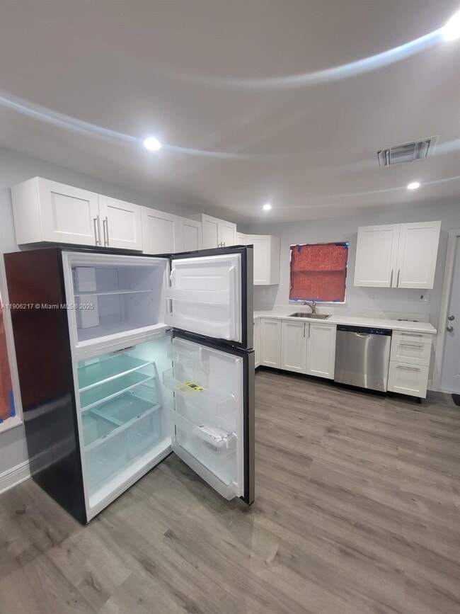 1809 NW 8th Pl in Fort Lauderdale, FL - Building Photo - Building Photo