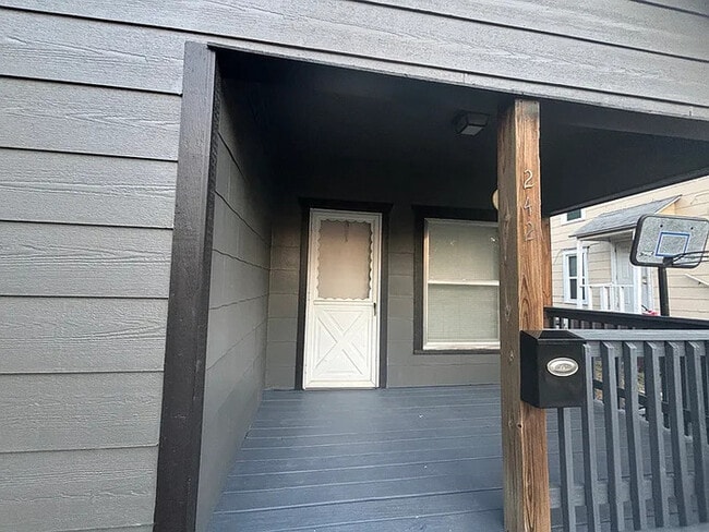 242 Millwood N in Wichita, KS - Building Photo - Building Photo