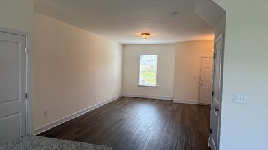 3615 Fieldstone Dr in Dover, PA - Building Photo - Building Photo