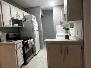 2641 Polk St in Hollywood, FL - Building Photo - Building Photo