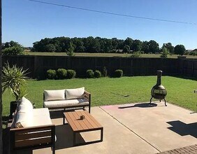 1500 SW Wisteria Ave in Bentonville, AR - Building Photo - Building Photo