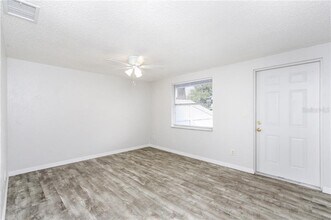 3312 52nd Ave Dr W in Bradenton, FL - Foto de edificio - Building Photo