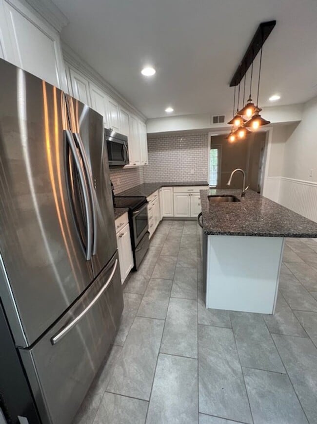 20705 Highland Hall Dr in Gaithersburg, MD - Building Photo - Building Photo