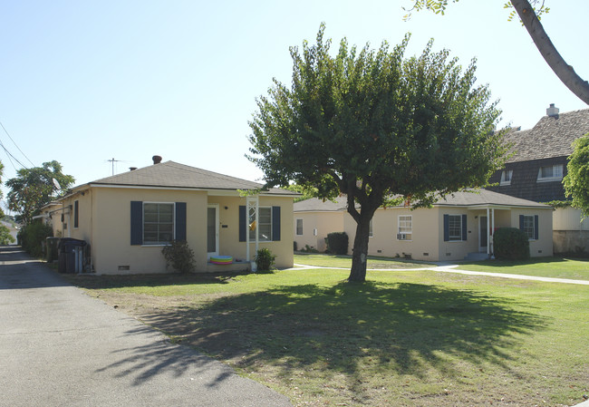 110 S Chapel Ave in Alhambra, CA - Building Photo - Building Photo