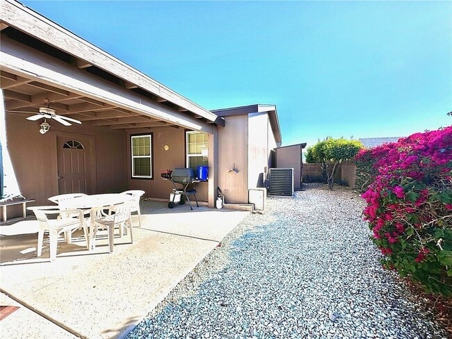 69525 Dillon Rd in Desert Hot Springs, CA - Building Photo - Building Photo