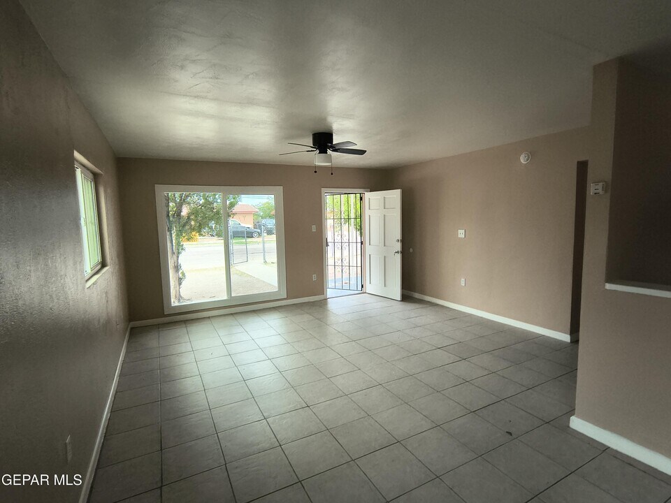 4918 Guadalupe Dr in El Paso, TX - Building Photo