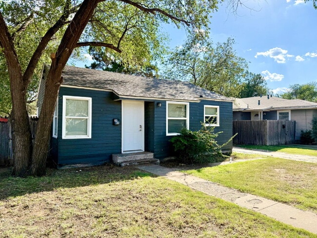 2405 23rd St in Lubbock, TX - Building Photo - Building Photo