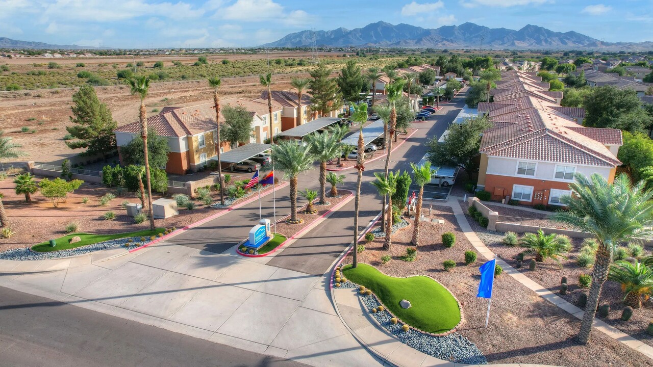 Sedona Peaks in Avondale, AZ - Building Photo