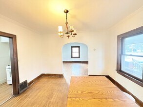 1907 Oakwood Ave in Toledo, OH - Foto de edificio - Building Photo