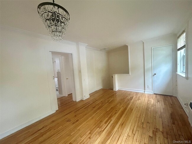 75-22 255th St in Queens, NY - Building Photo - Building Photo