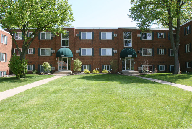 Westview North Apartments in Parma, OH - Building Photo - Building Photo