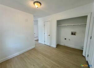 1101 Hall Ave in Killeen, TX - Foto de edificio - Building Photo