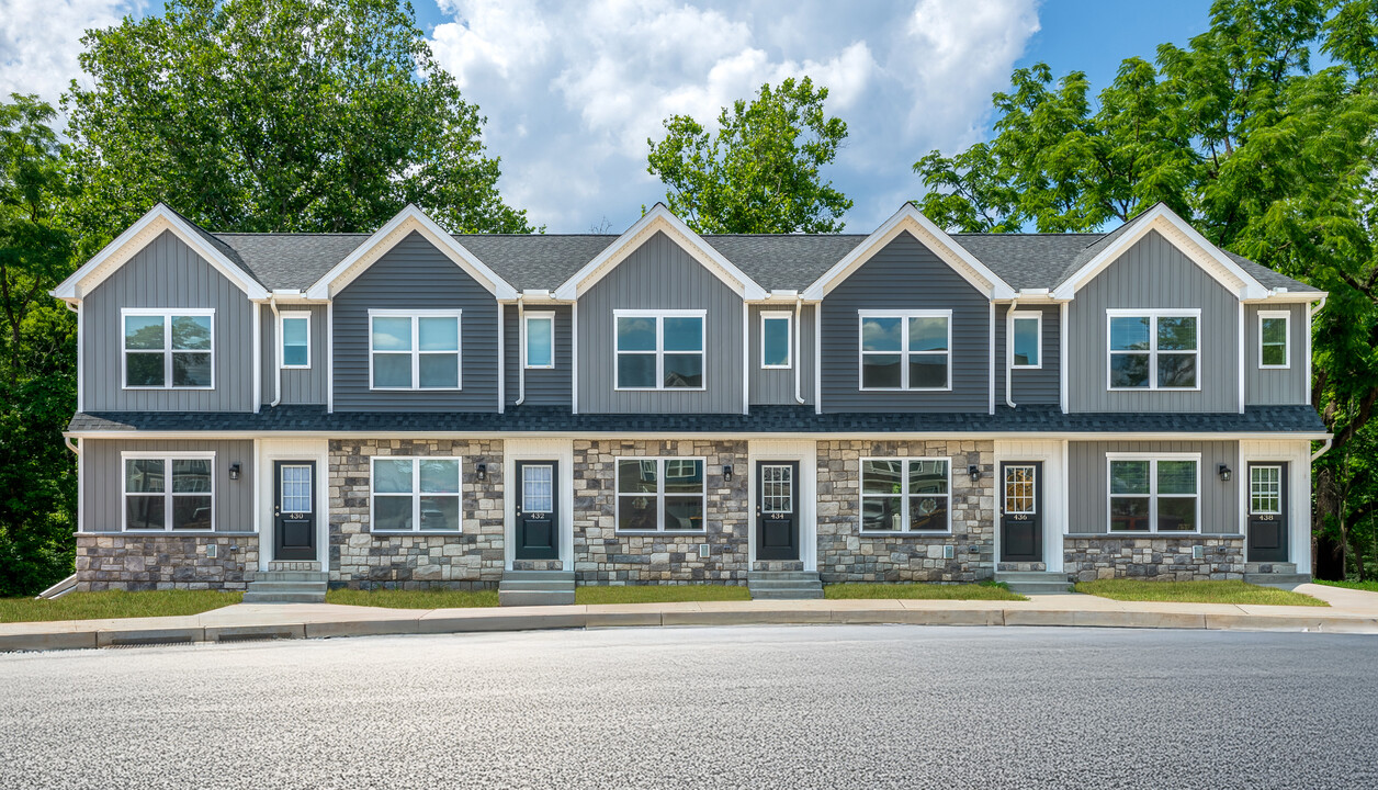 406 Lindsay Dr in Mechanicsburg, PA - Foto de edificio
