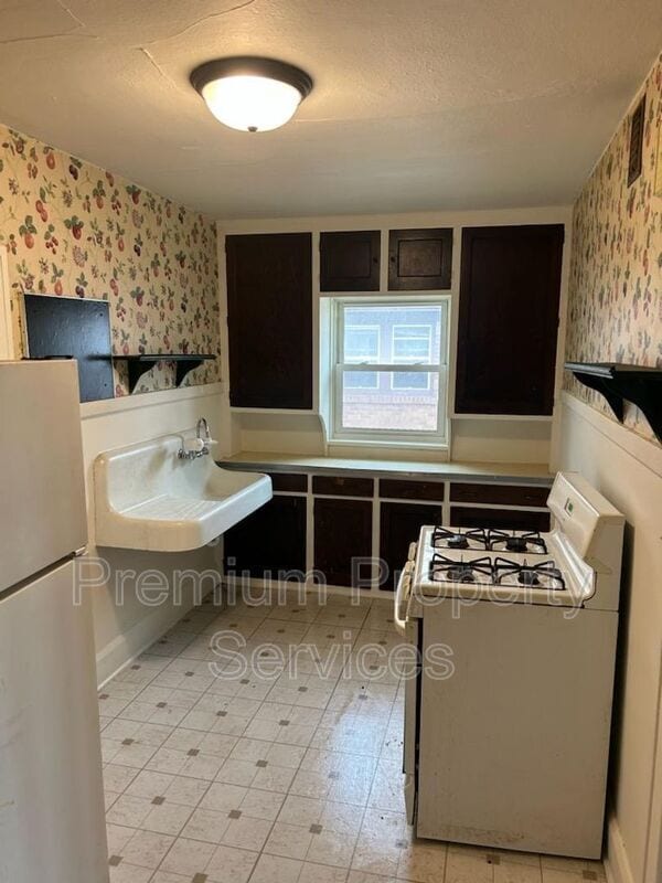 2219 11th St in Rockford, IL - Building Photo - Building Photo