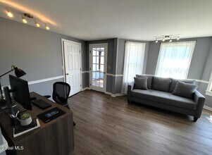 603 1st St in Watervliet, NY - Foto de edificio - Building Photo