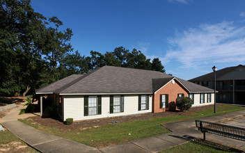 Hunters Run in Theodore, AL - Foto de edificio - Building Photo