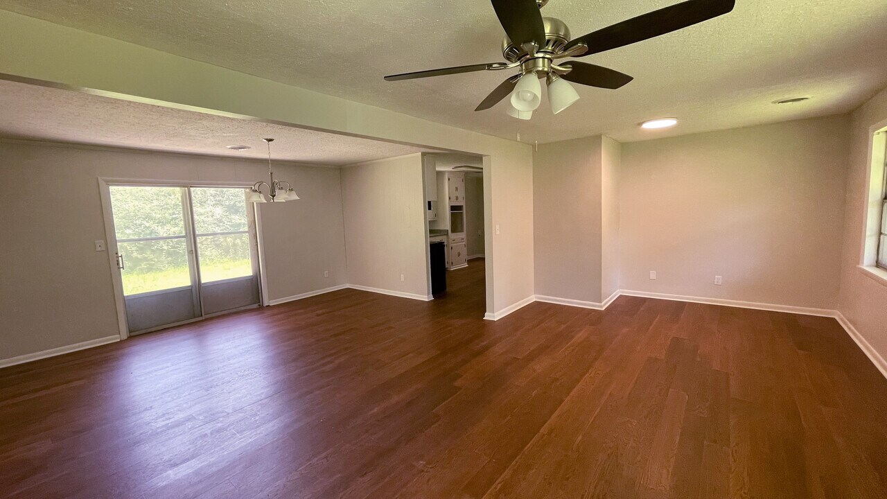 121 Drive 1417 Photo